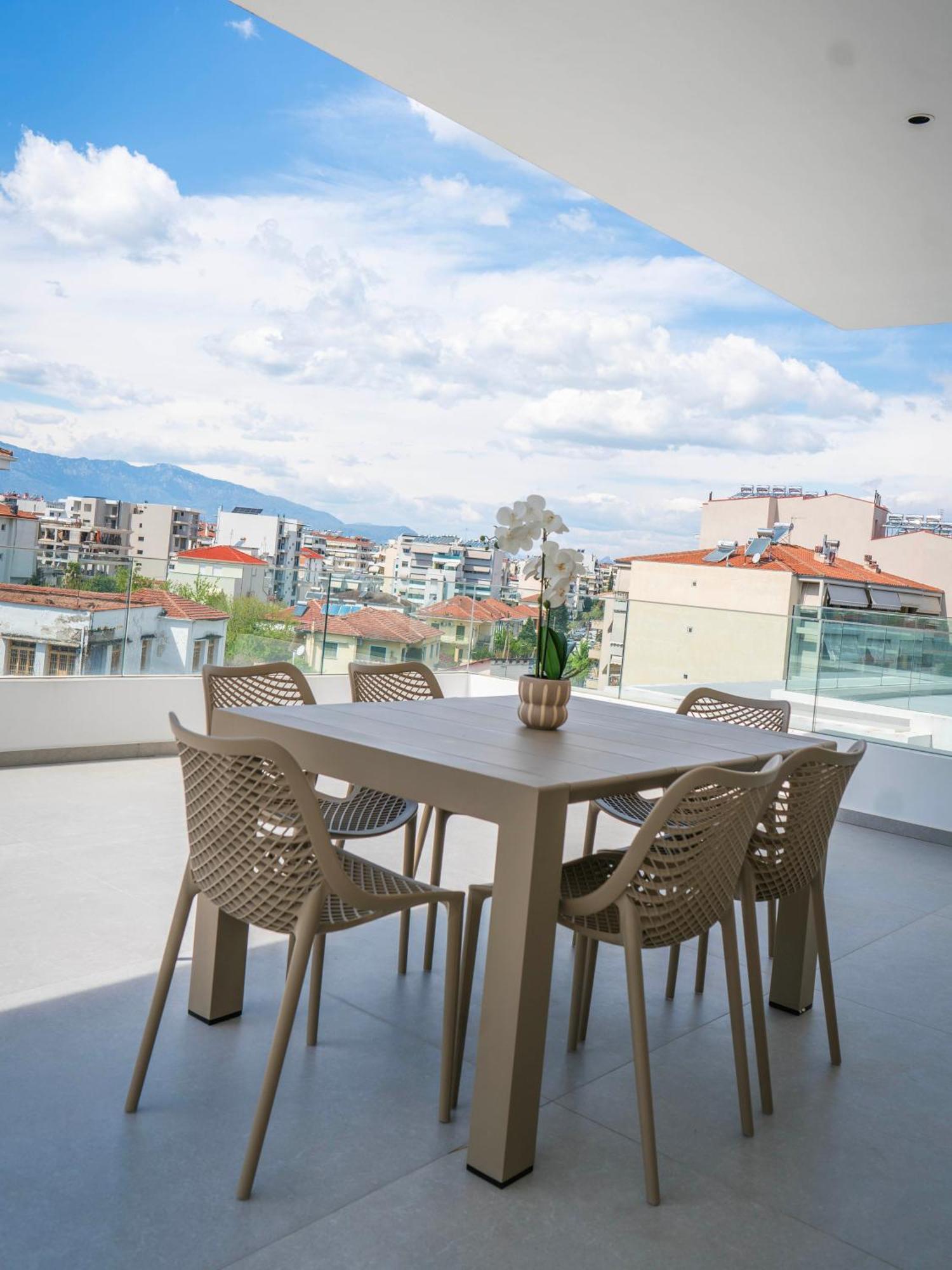 White Luxury Apartment Tríkala Exterior foto